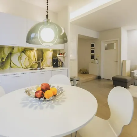 Stylish Garden Hanya